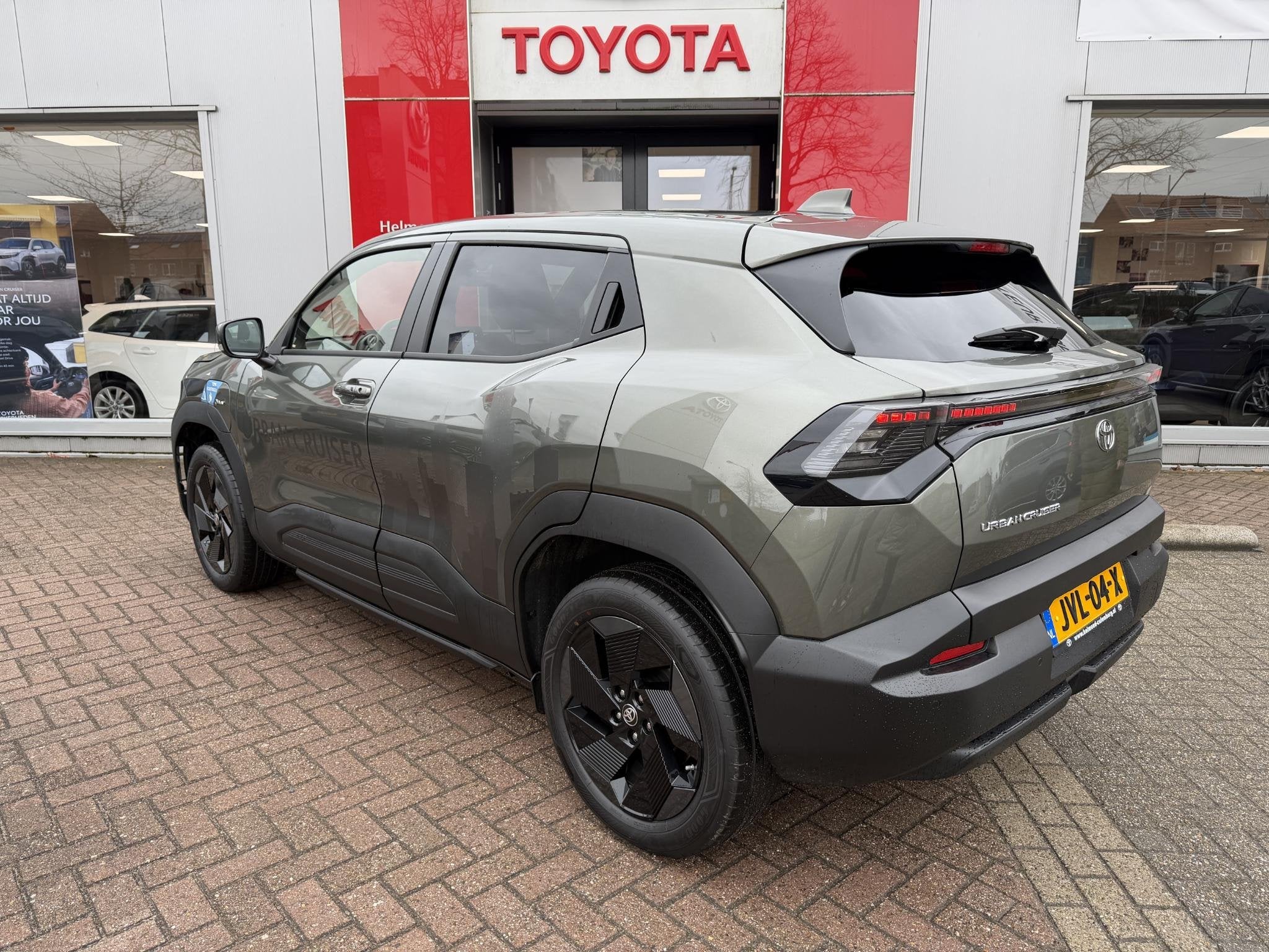 Toyota Urban Cruiser Dynamic 61 kWh, Stof, Gebruikt, 44 min, Automatische klimaatregeling
