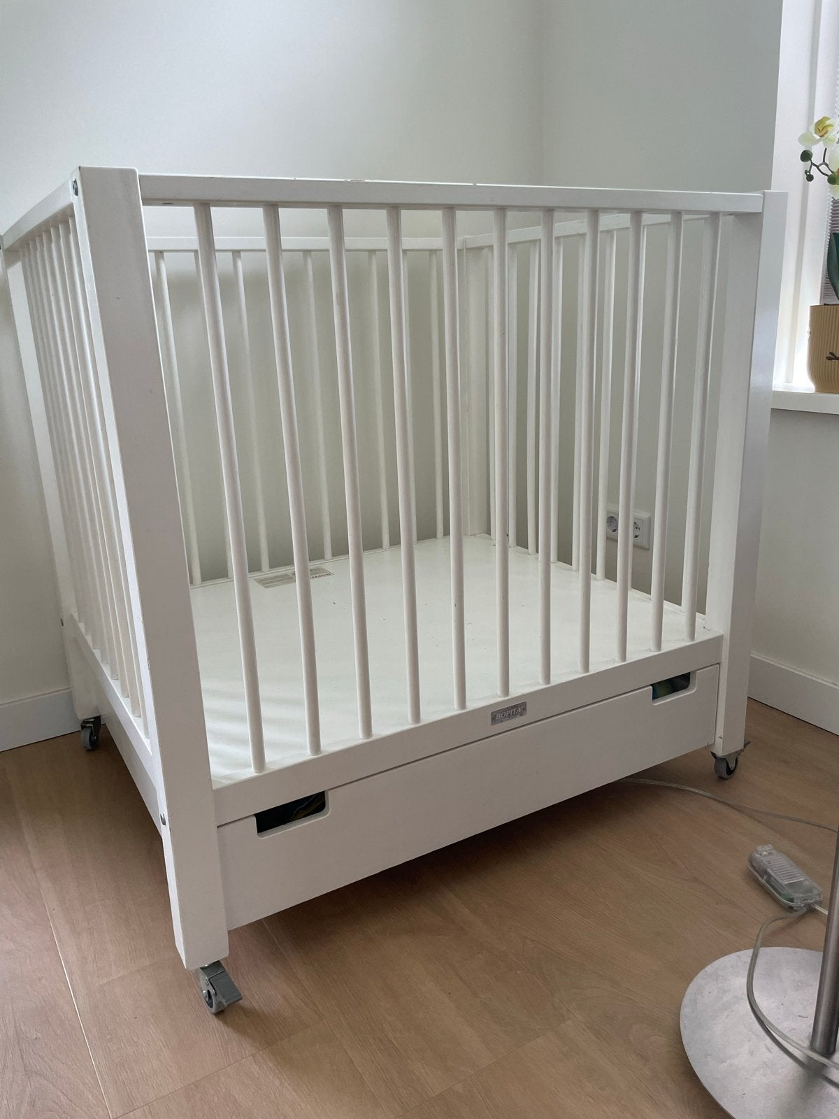 Witte Bopita box met wieltjes en lade, Kinderen en Baby's, Boxen, Ophalen, Gebruikt, Wieltjes