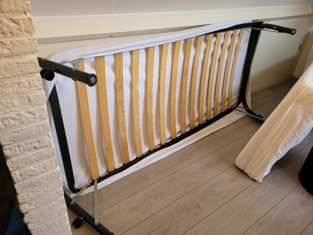 Logeerbed, Ophalen, Eenpersoons, Zo goed als nieuw, 80 cm