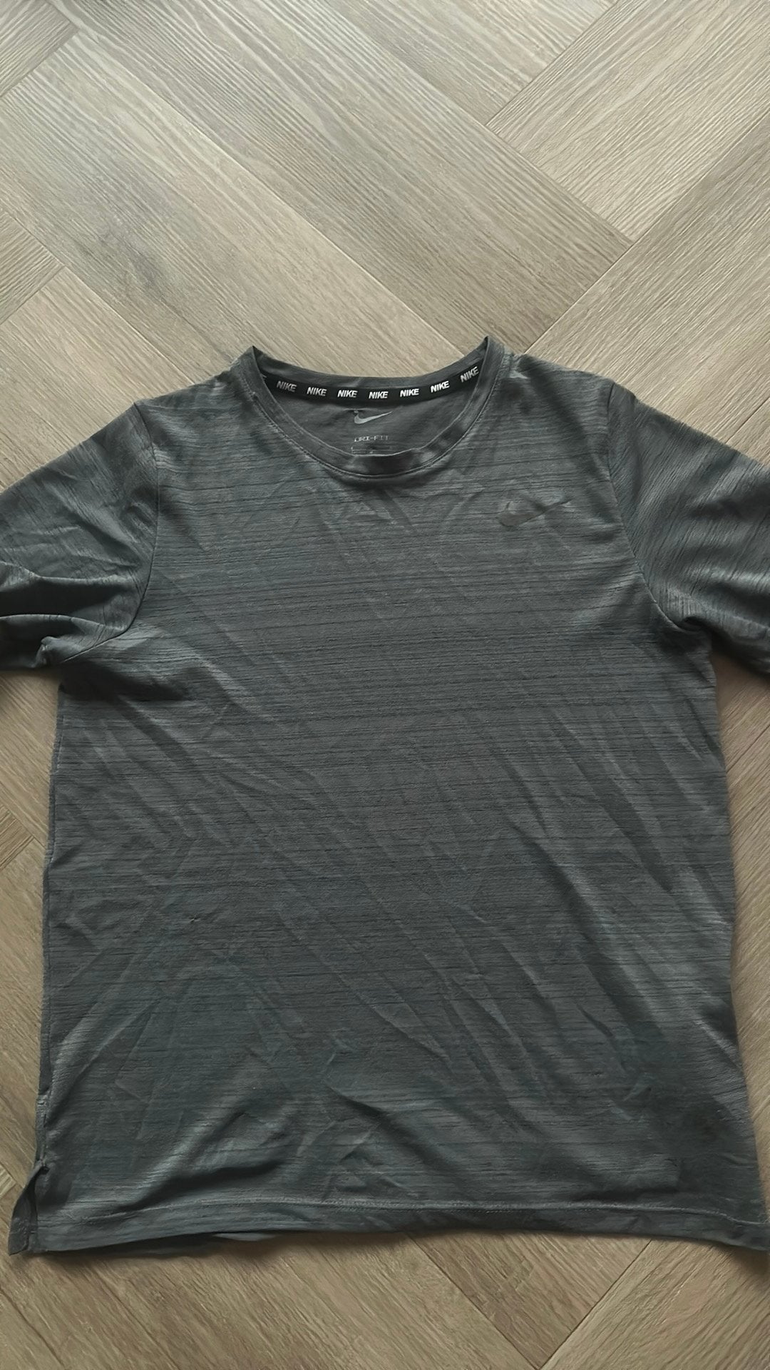 Nike T-Shirt, Ophalen of Verzenden, Zo goed als nieuw, Overige maten, Grijs