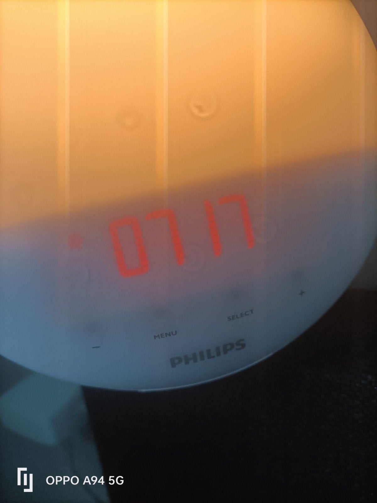 Philips Wake-up Light HF3531 - Lichtwekker met Radio, Witgoed en Apparatuur, Wekkers, Ophalen of Verzenden, Zo goed als nieuw