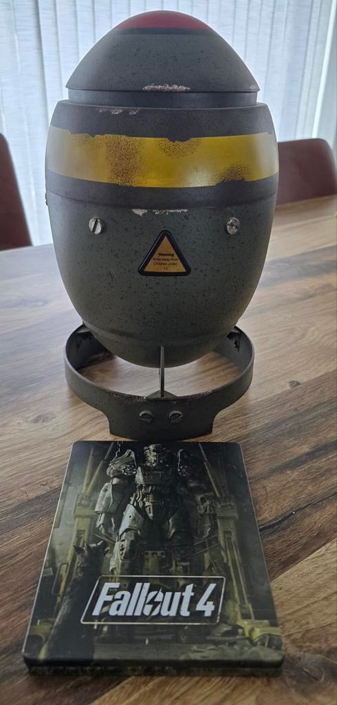 Fallout Anthology Mini Nuke PC Game Collectie + Fallout 4, Vanaf 18 jaar, 1 speler, Ophalen of Verzenden, Zo goed als nieuw