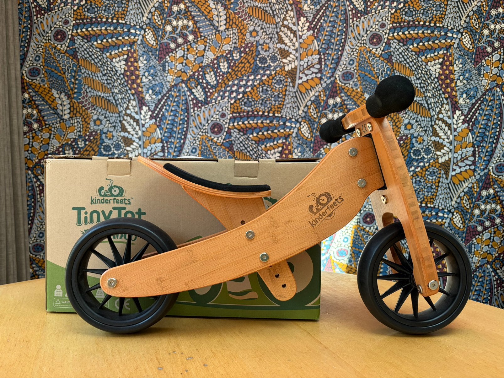 KinderFeets Tiny Tot Bamboo 2-in-1 - loopfiets driewieler, Ophalen, Zo goed als nieuw, Loopfiets