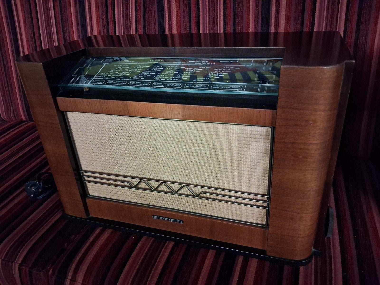 OUDE RADIO  ERRES  1946, Ophalen of Verzenden