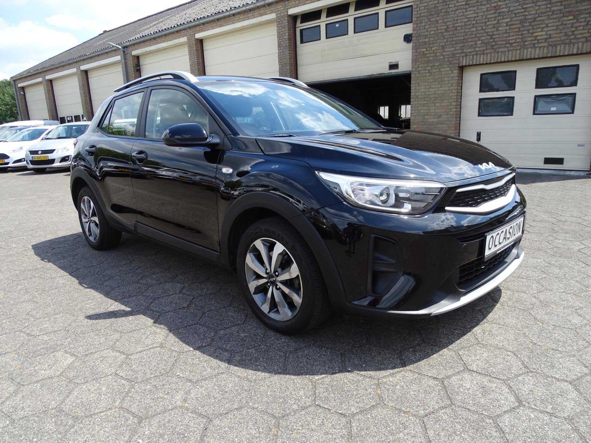 Kia Stonic 1.2 Urban Edition AIRCO/APPLE CARPLAY/LMV/PDC, Auto's, Kia, Voorwielaandrijving, Dealer onderhouden, Stof, Zwart