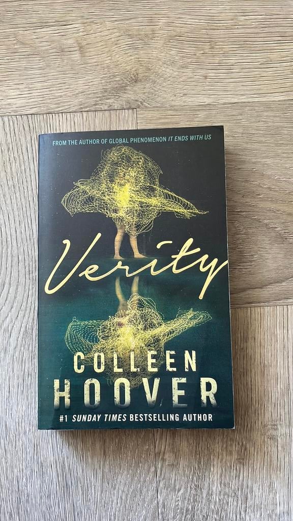 Verity Colleen Hoover, Ophalen of Verzenden, Zo goed als nieuw