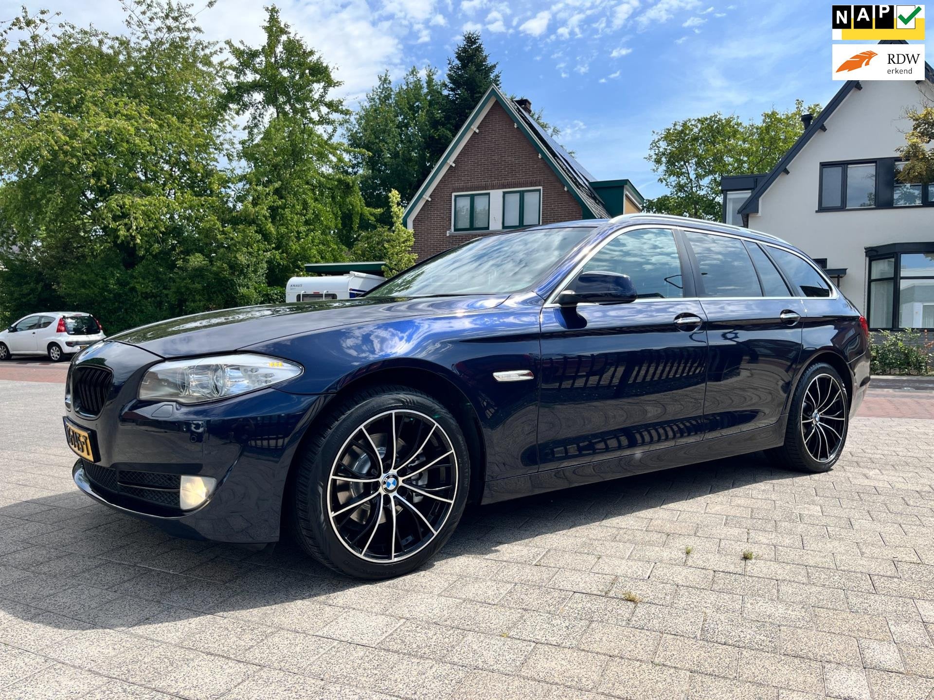 BMW 5-serie Touring 520d High Exe Aut Trekh Ecc Nav Xenon Is, Automaat, Euro 5, Achterwielaandrijving, Zwart