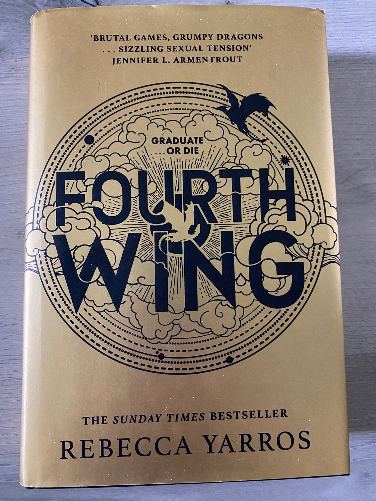 Fourth wing, Boeken, Verzenden, Zo goed als nieuw