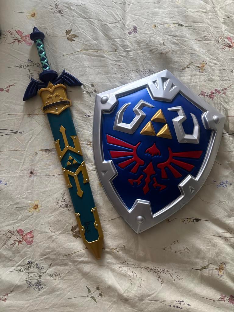 Link's Zwaard en Schild - Legend of Zelda Cosplay Set, Ophalen, Zo goed als nieuw, Jongen of Meisje
