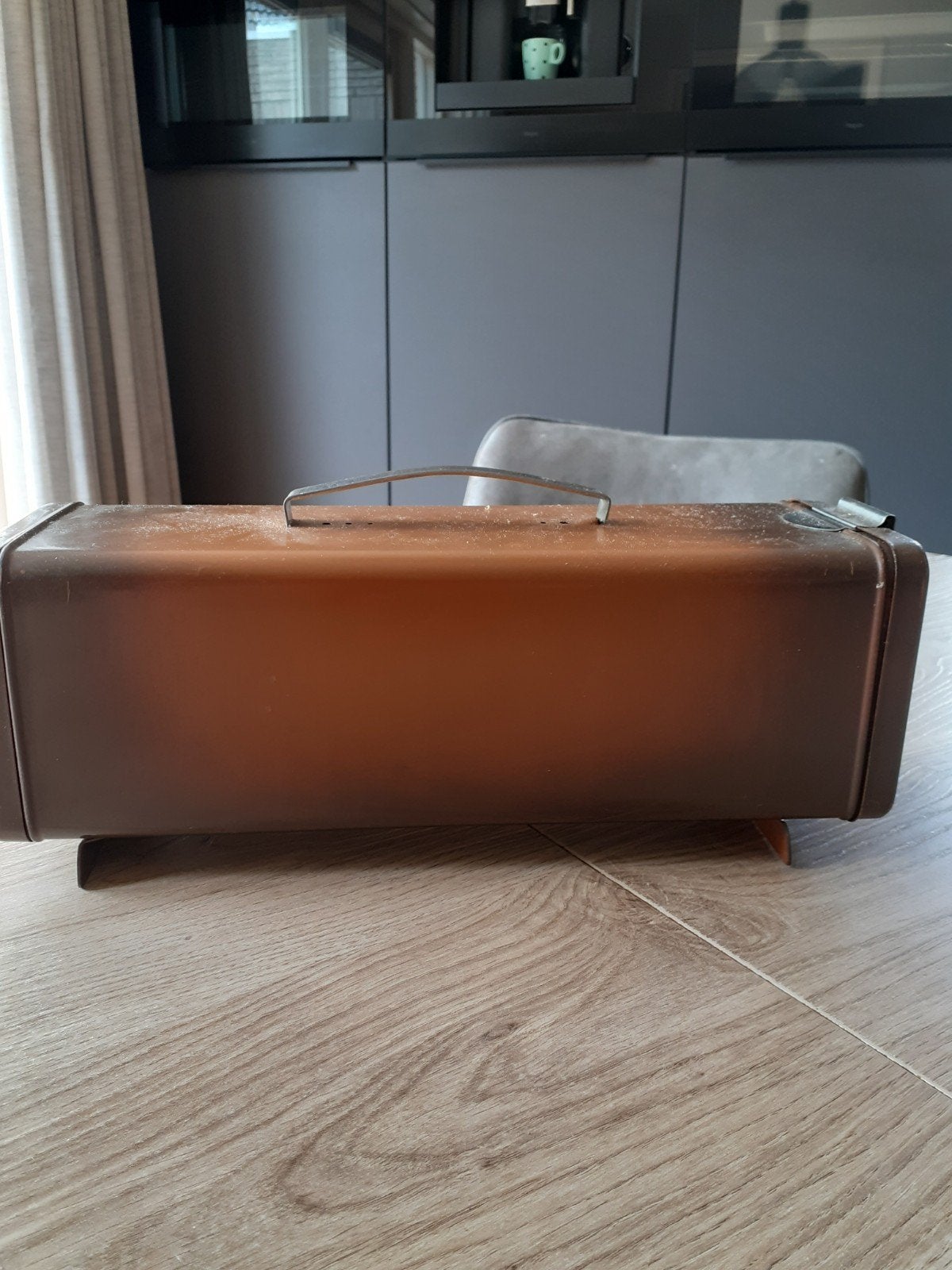 Vintage koek/caketrommel met houten snijplank, Antiek en Kunst, Ophalen of Verzenden