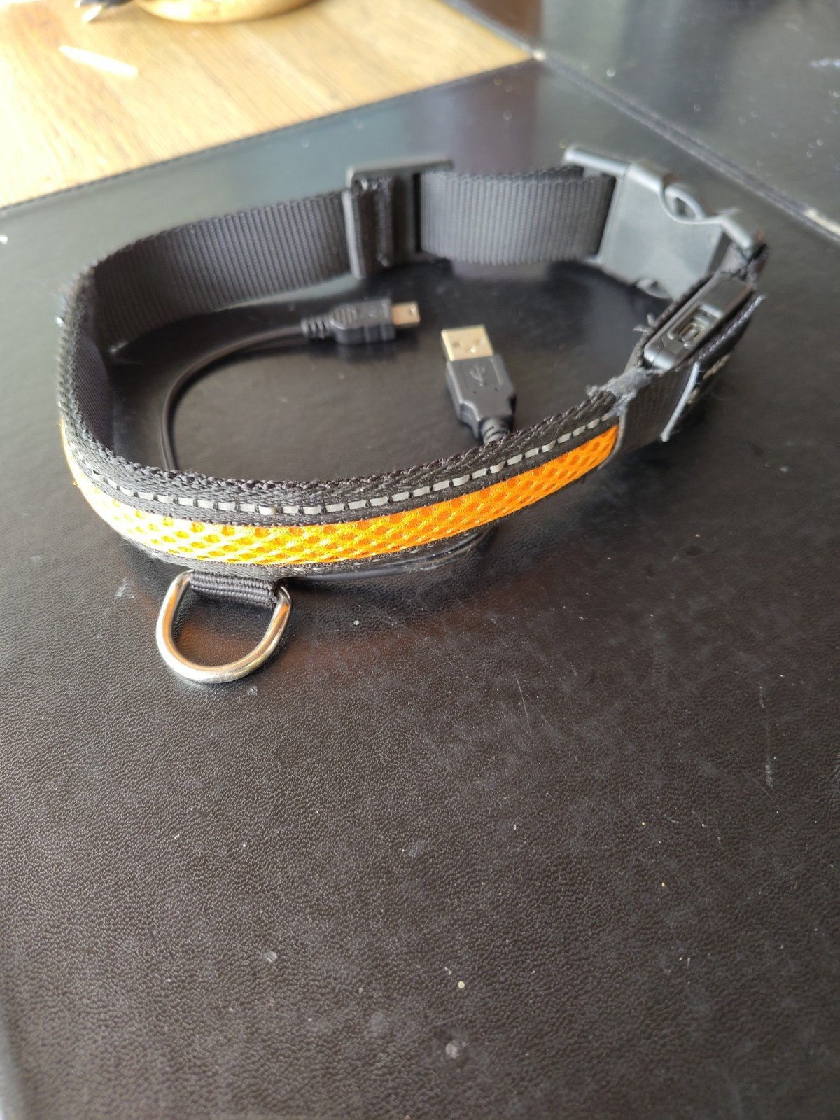 Halsband met verlichting, oplaadbaar via mini usb, Dieren en Toebehoren, Ophalen of Verzenden, Verlicht, Zo goed als nieuw