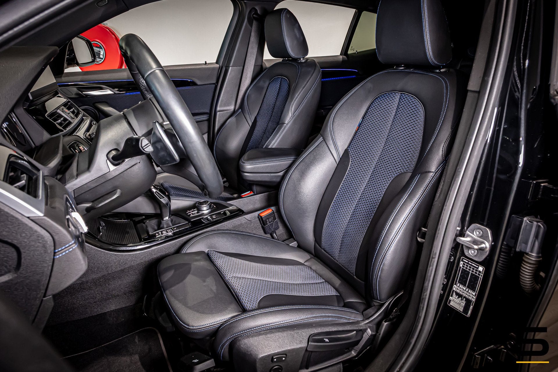 BMW X2 SDrive20i High Executive|M-sport|StoelV|DealerOnderho, 1998 cc, X2, 1800 kg, 4 cilinders