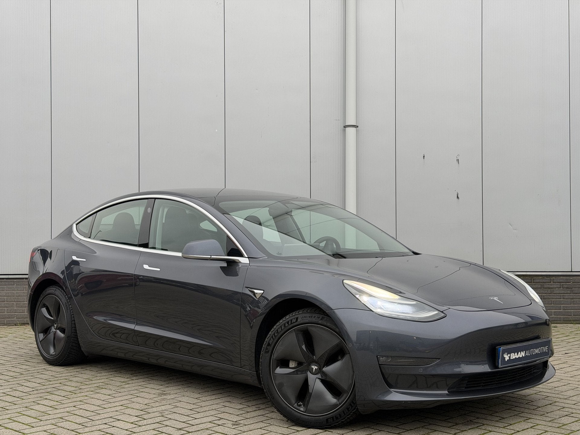 Tesla Model 3 Long Range AWD 75 kWh | Autopilot | (bj 2019), 1000 kg, Zilver of Grijs, 84 €/maand, Te koop