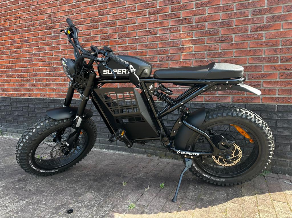 Super73 RX Mojave Obsidian + accessoires, Zo goed als nieuw, Minder dan 47 cm, 50 km per accu of meer, Ophalen