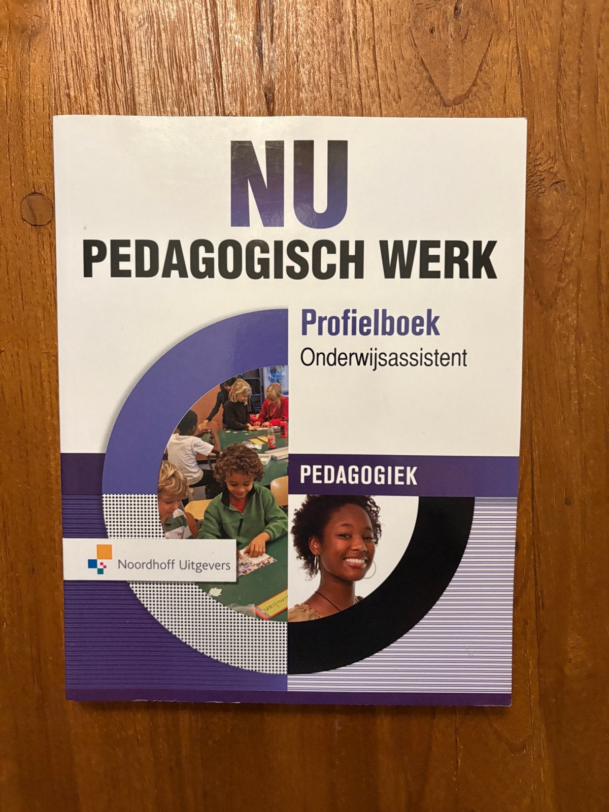NU Pedagogisch Werk Profielboek Onderwijsassistent MBO, Ophalen of Verzenden, Gamma, Zo goed als nieuw, MBO