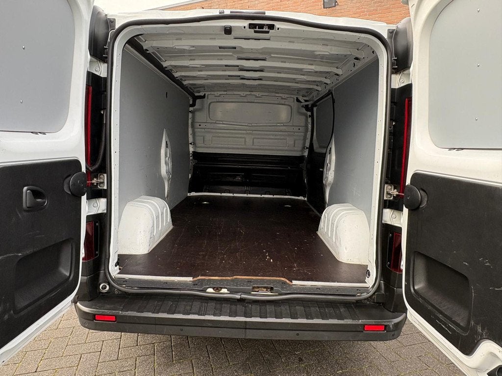 Renault Trafic 2.0dCi 145PK Lang / Cruisecontrol / Carplay /, Auto's, Bestelauto's, Voorwielaandrijving, 145 pk, Stof, Gebruikt