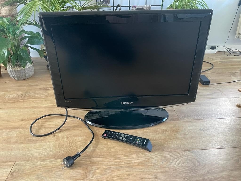 Samsung Televisie 26 inch /
computer scherm 66 cm, Ophalen, 50 Hz, Zo goed als nieuw, Samsung
