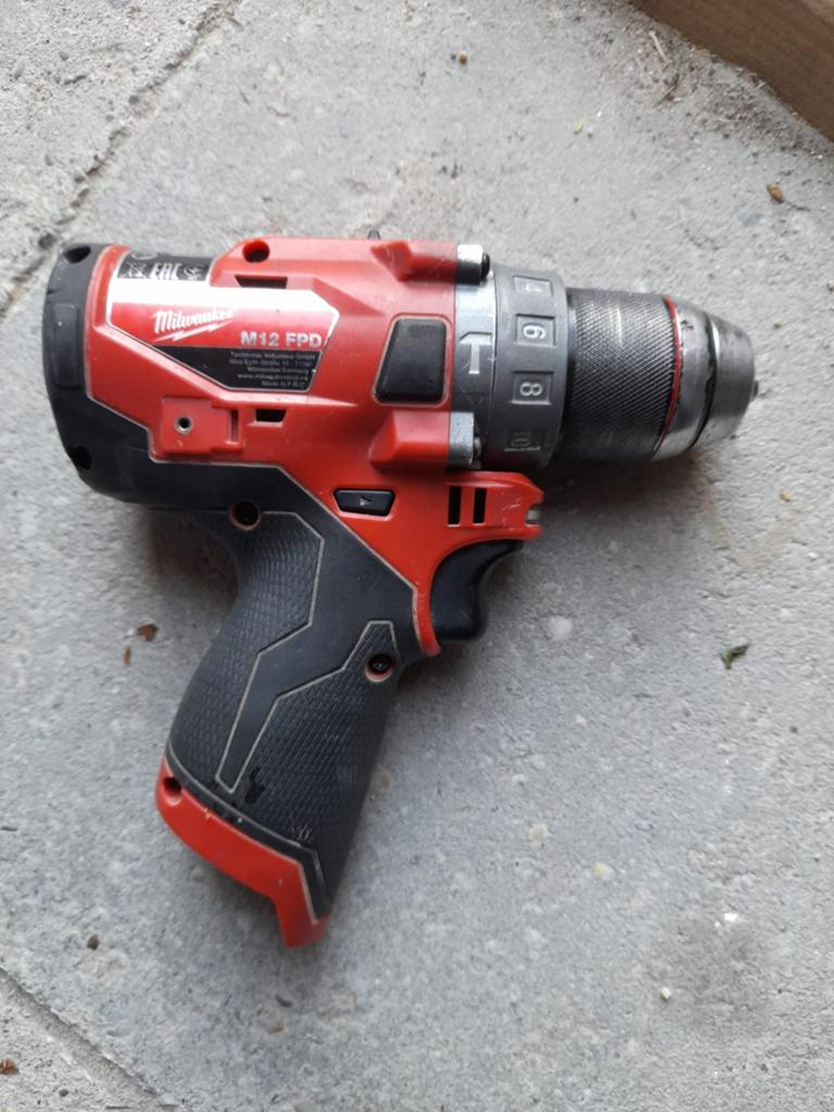 Milwaukee body niet werkend, Ophalen, Gebruikt, Boor- en Schroefmachine, Variabele snelheid