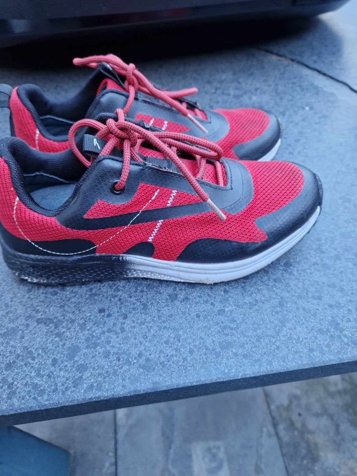 Piedro jongensschoenen rood/zwart, mt 37 valt als 36, Piedro, Gebruikt, Schoenen, Ophalen of Verzenden