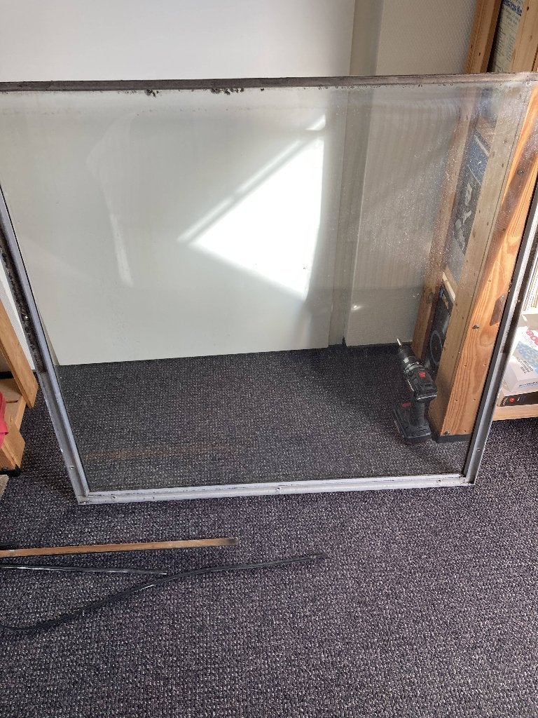 Gratis: Dubbel glas voor Velux 114x118 dakraam, Doe-het-zelf en Verbouw, Ophalen, Gebruikt, 80 tot 120 cm, Dubbelglas