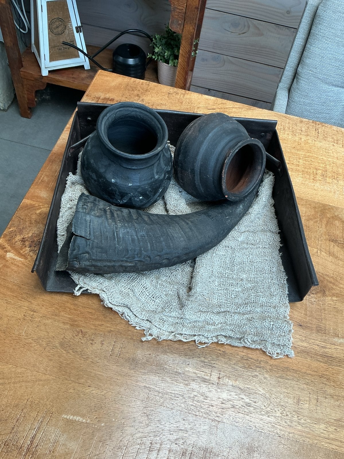Decoratieve set: potten, hoorn en dienblad, Ophalen
