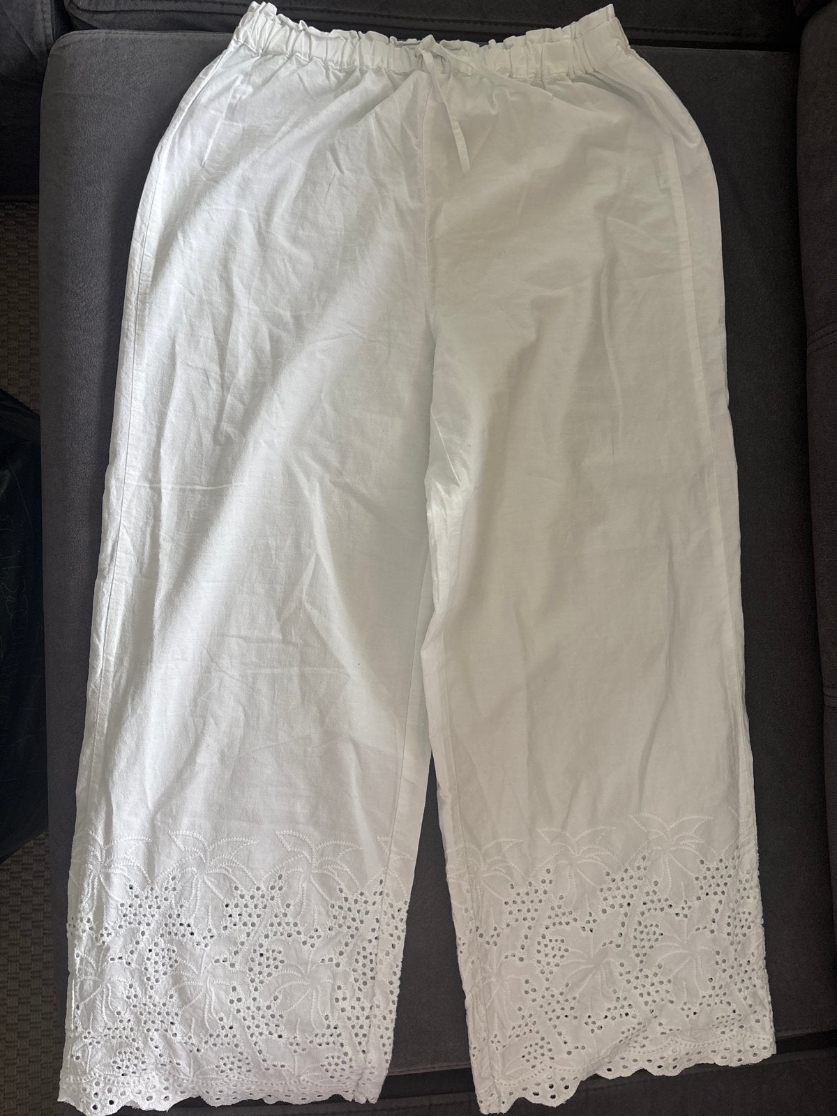 Zara witte broek met broderie maat 152, Ophalen, Zo goed als nieuw, Meisje, Broek