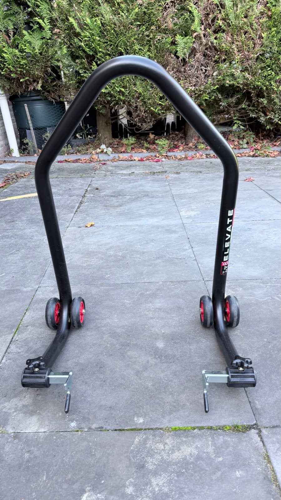 Motorfiets paddockstand achterwiel - Elevate, Motoren, Ophalen, Zo goed als nieuw