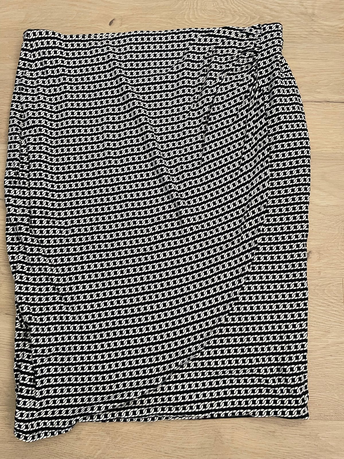 Donkerblauw/witte rok met kettingprint - Maat L, Ophalen, Blauw, Maat 42/44 (L), Zo goed als nieuw