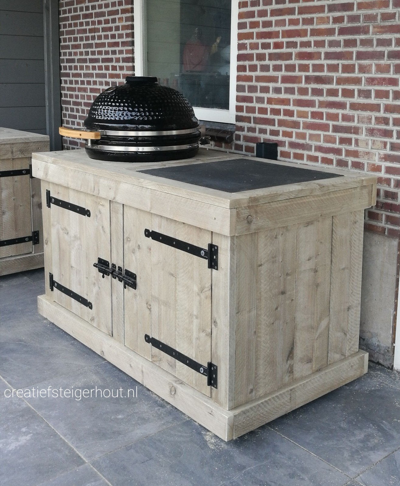 BBQ tafel op wielen kamado grill steigerhout tuin barbecue, Tuin en Terras, Verzenden, Nieuw, Houtskool, Vrijstaand