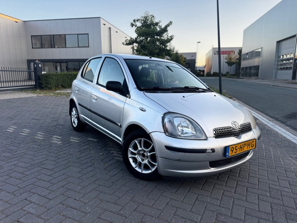 Toyota Yaris 1.3-16V VVT-i Sol-Automaat, Auto's, Toyota, 1299 cc, Gebruikt, 31 €/maand, 4 cilinders