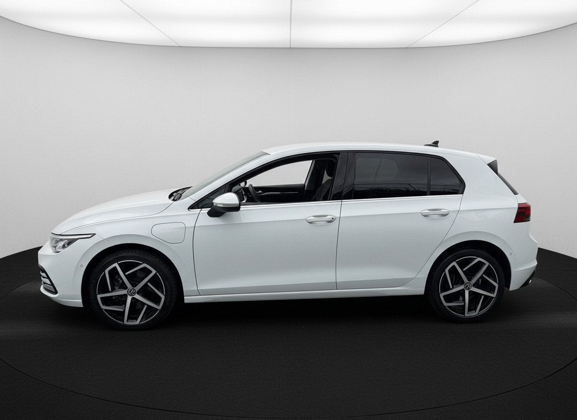 Volkswagen Golf 204PK E-HYBRIDE DSG STYLE NAVI/CARPLAY/STOEL, 12 maanden, 1490 kg, Gebruikt, 4 cilinders