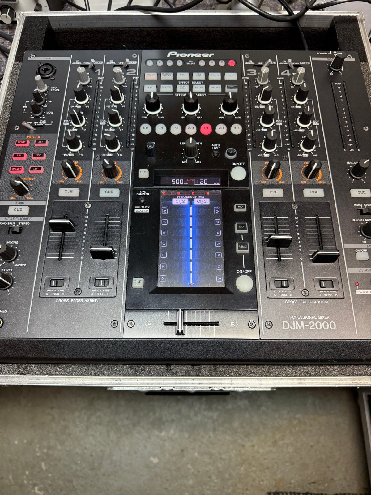 Pioneer DJM-2000 DJ Mixer in Flightcase + 2x CDJ-2000, Muziek en Instrumenten, Dj-sets en Draaitafels, Ophalen of Verzenden, Gebruikt