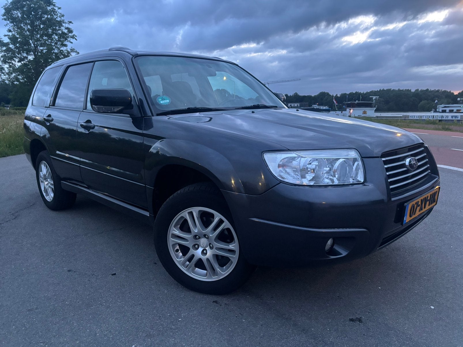 Subaru Forester 2.0 116KW AWD 2007 Grijs, 1994 cc, Stof, 1800 kg, Zwart