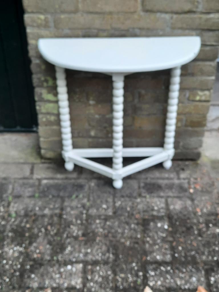 Halfrond houten tafeltje., Ophalen of Verzenden