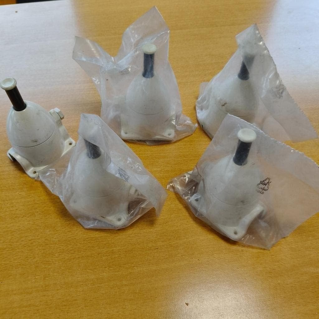 NIEUW !!   REZI drukknop bal spoeler voor WC spoeling, Nieuw, Minder dan 3 jaar oud, Minder dan 20 liter, Boiler