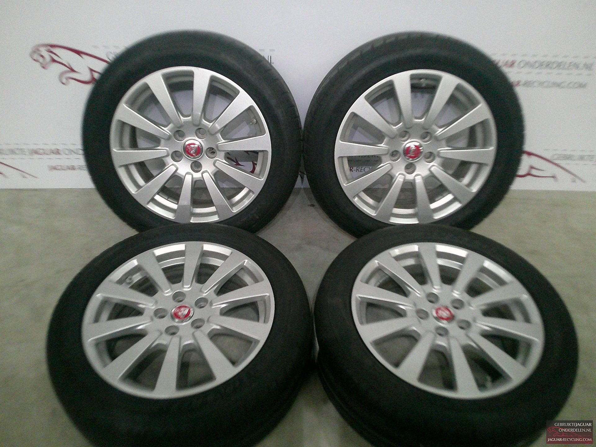 17″ Jaguar XE velgen set 10 spaak met Dunlop zomerbanden, Auto-onderdelen, Banden en Velgen, Gebruikt, -, -, Banden en Velgen