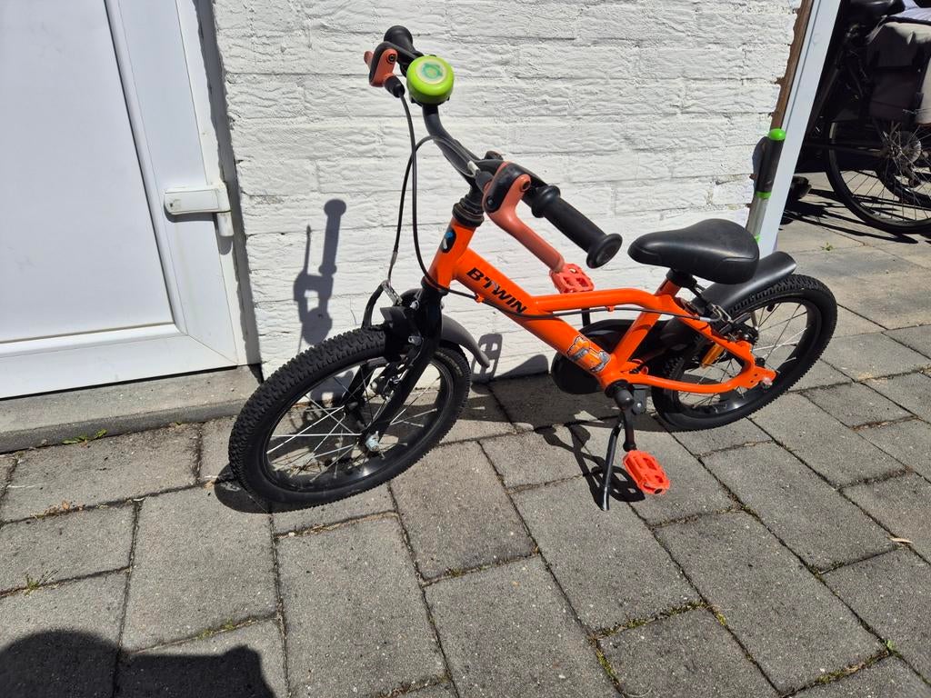 B'Twin kinderfiets 16 inch - Oranje robot 500, Fietsen en Brommers, Fietsen | Kinderfietsjes, Ophalen, Gebruikt, 16 tot 20 inch