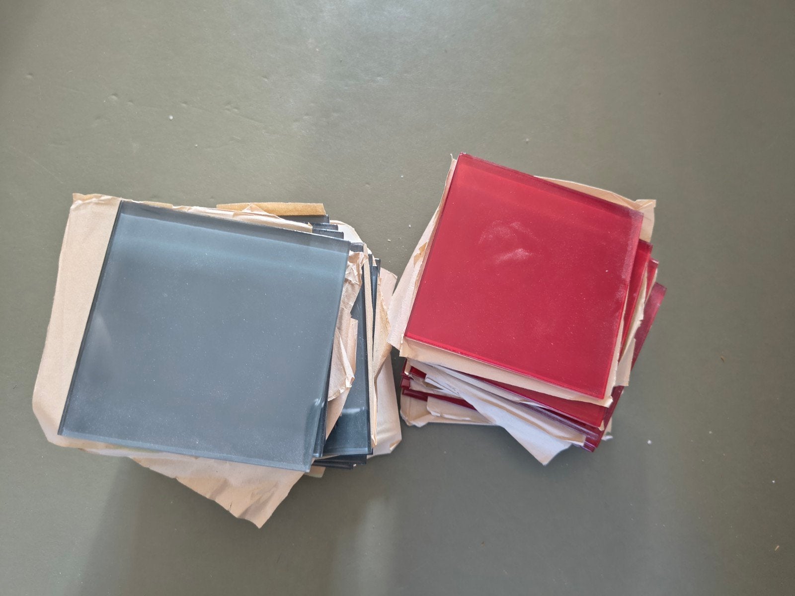 Glazen wandtegels grijs en rood, Ophalen, Overige materialen, Wandtegels, Nieuw