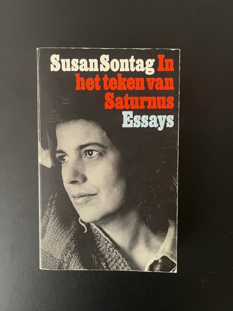 Susan Sontag In het teken van Saturnus, Ophalen of Verzenden, Zo goed als nieuw