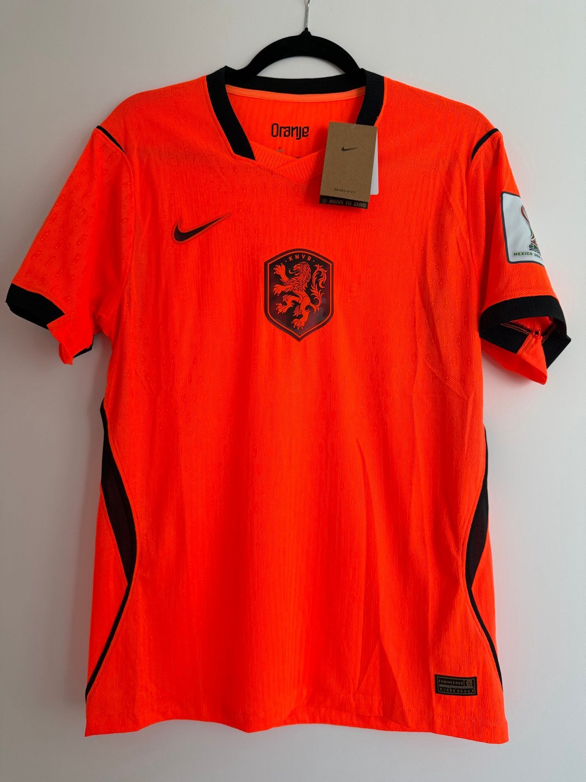 Oranje Nike thuisshirt WK 2026, Sport en Fitness, Voetbal, Nieuw, Shirt, Maat M, Ophalen of Verzenden