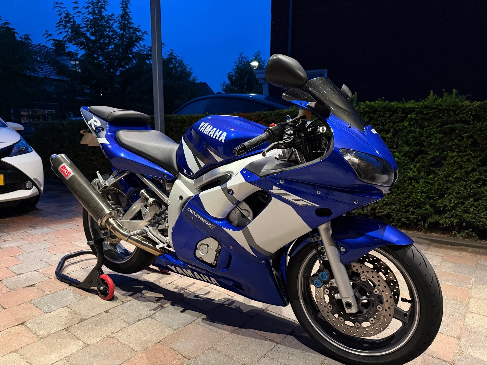 Yamaha YZF-R6 (2002) RJ-03 Topstaat, veel extra's!, Motoren, Sportuitlaat, 4 cilinders, Motorrijbewijs A, Gebruikt