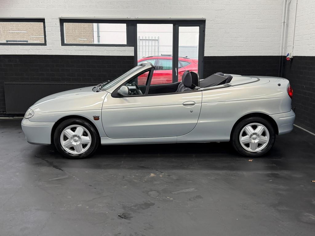 Renault Mégane Cabrio 1.6-16V Sport Way | Windscherm | Airc, Auto's, Renault, Voorwielaandrijving, Gebruikt, 4 cilinders, 4 stoelen