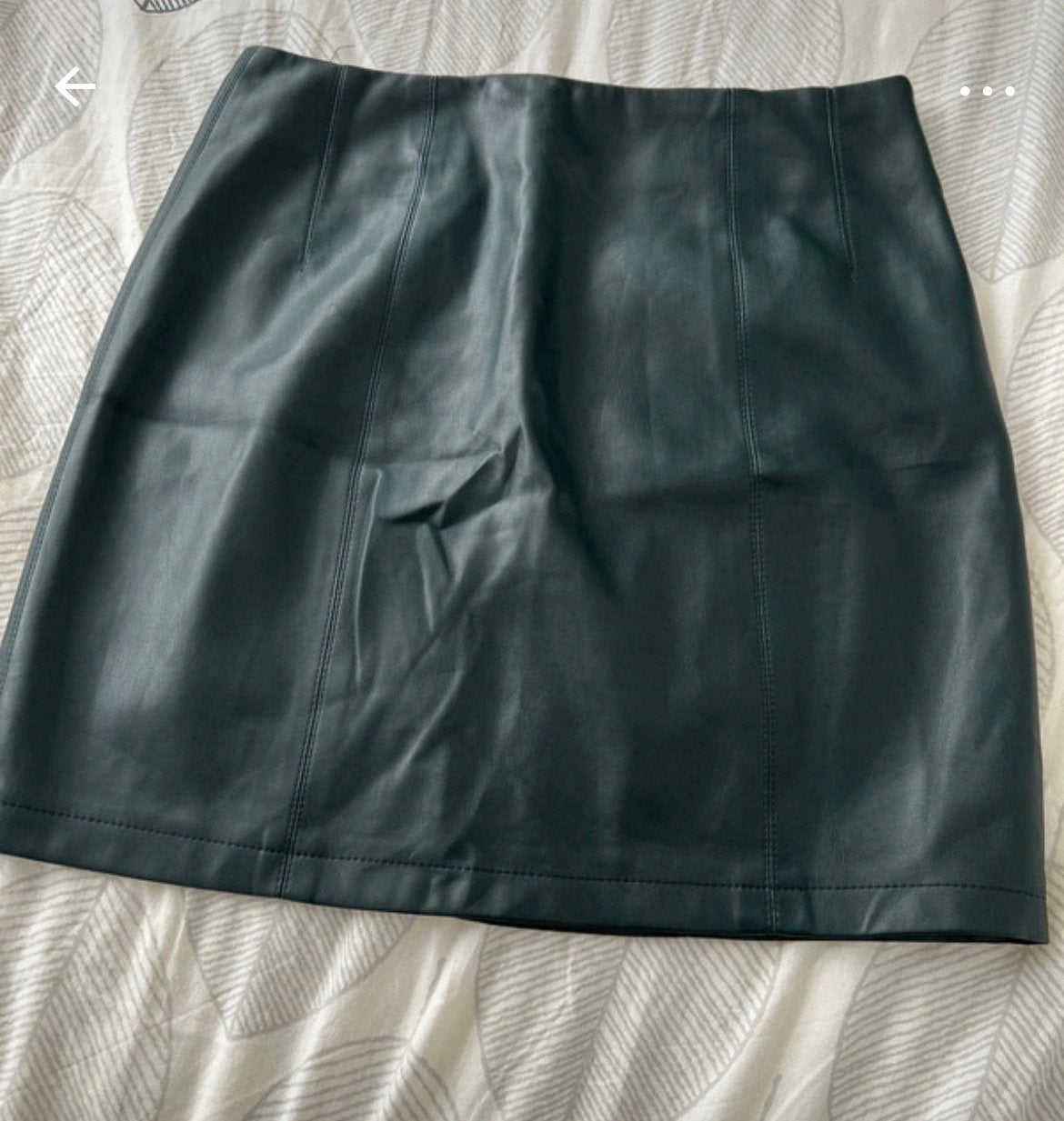 Dames groene korte rok van nep leer - Nieuw, maat S, Kleding | Dames, Nieuw, Ophalen of Verzenden, Maat 36 (S), Boven de knie