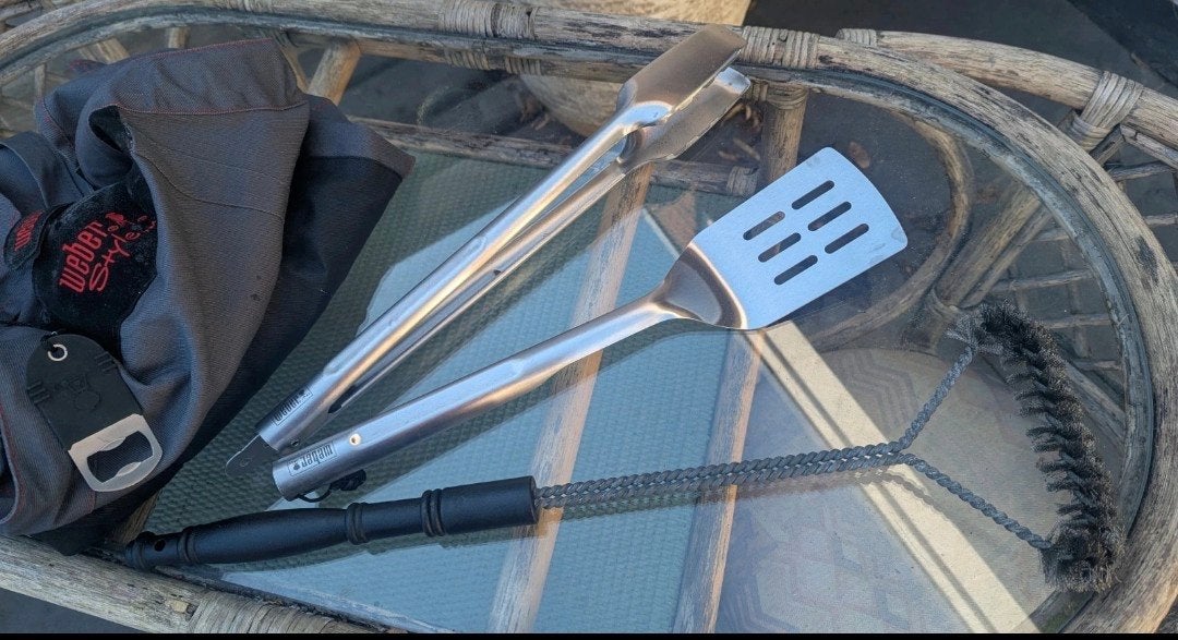 Weber BBQ set inclusief schort - Zo goed als nieuw, Ophalen, Zo goed als nieuw