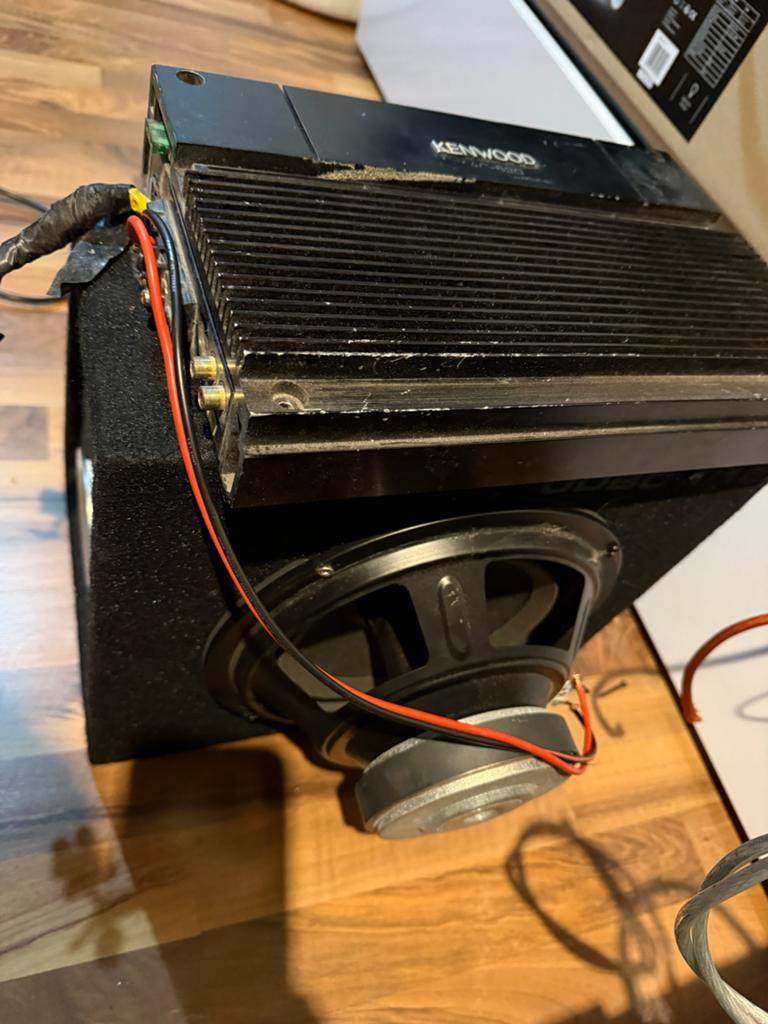 Kenwood 300W Subwoofer met 150 RMS, Ophalen of Verzenden, Gebruikt