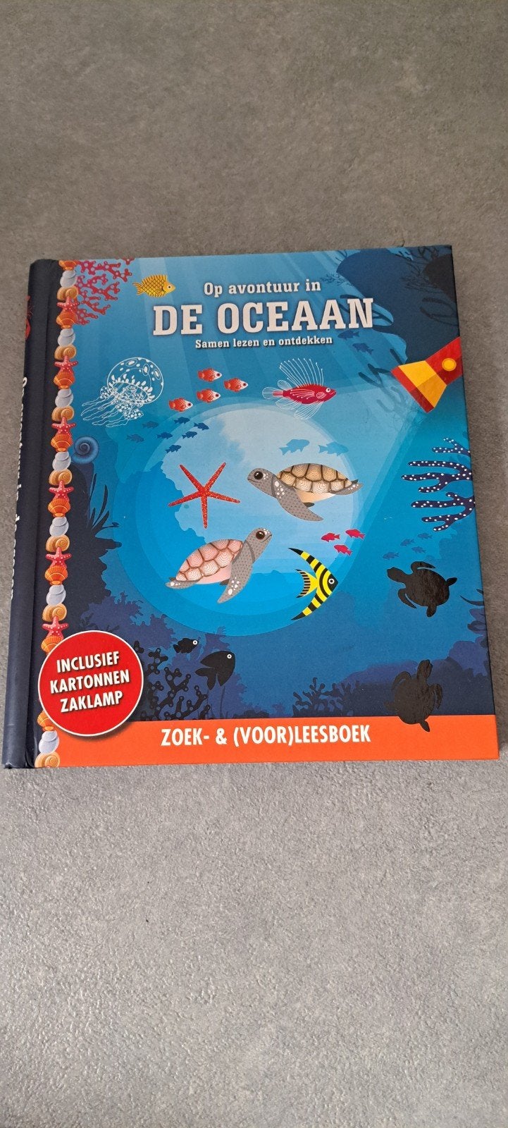 Op avontuur in de oceaan - Zaklamp zoekboek, Boeken, Onbekend, 3 tot 4 jaar, Ophalen of Verzenden, Zo goed als nieuw