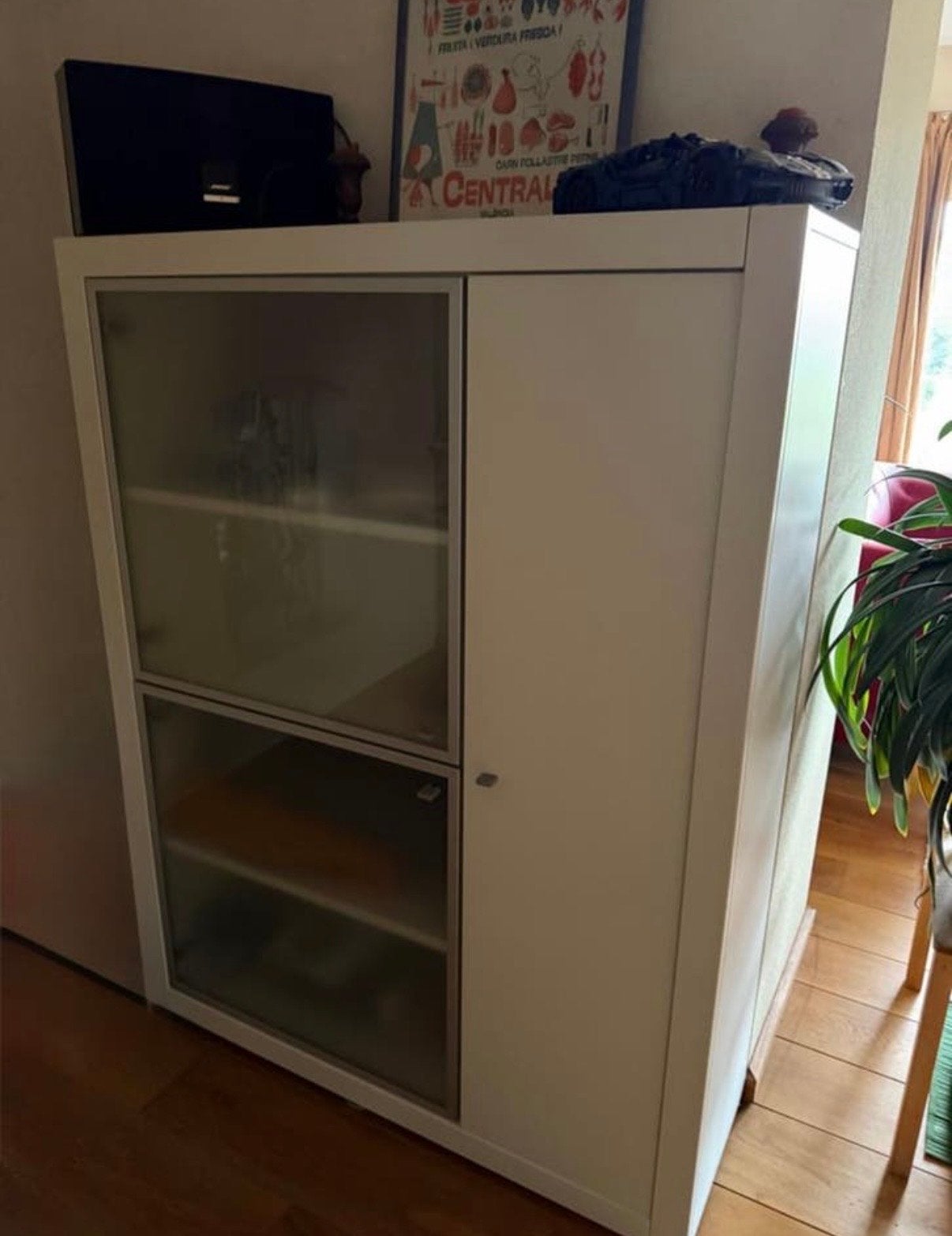 Hülsta Xelo kast - Stijlvolle opbergkast met glazen deuren, Ophalen, 100 tot 150 cm, Zo goed als nieuw, 150 tot 200 cm