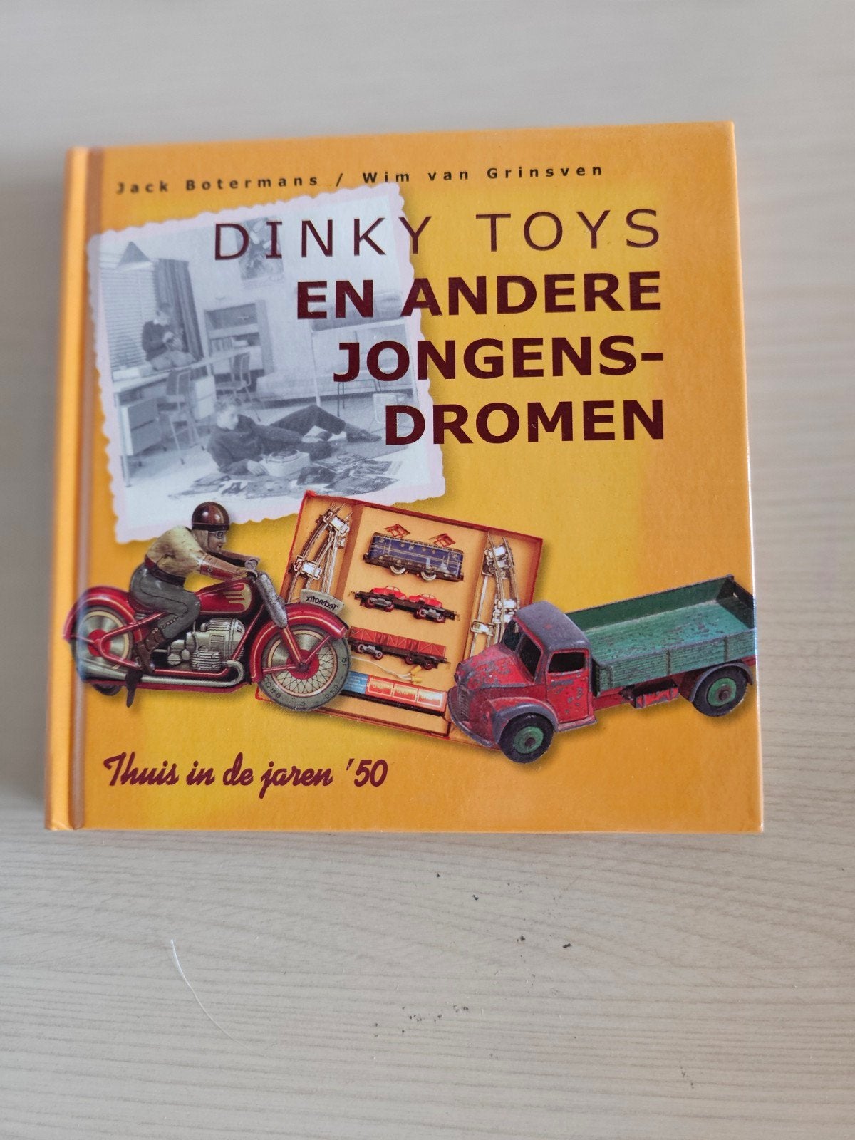 Dinky Toys en andere jongensdromen - Boek over speelgoed, Ophalen of Verzenden