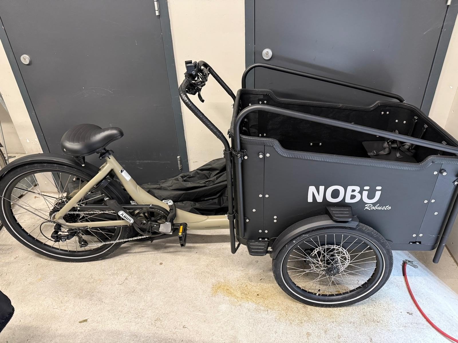 Nobu elektrische bakfiets - Zo goed als nieuw, Goederen, Elektrisch, Zo goed als nieuw, Schijfrem