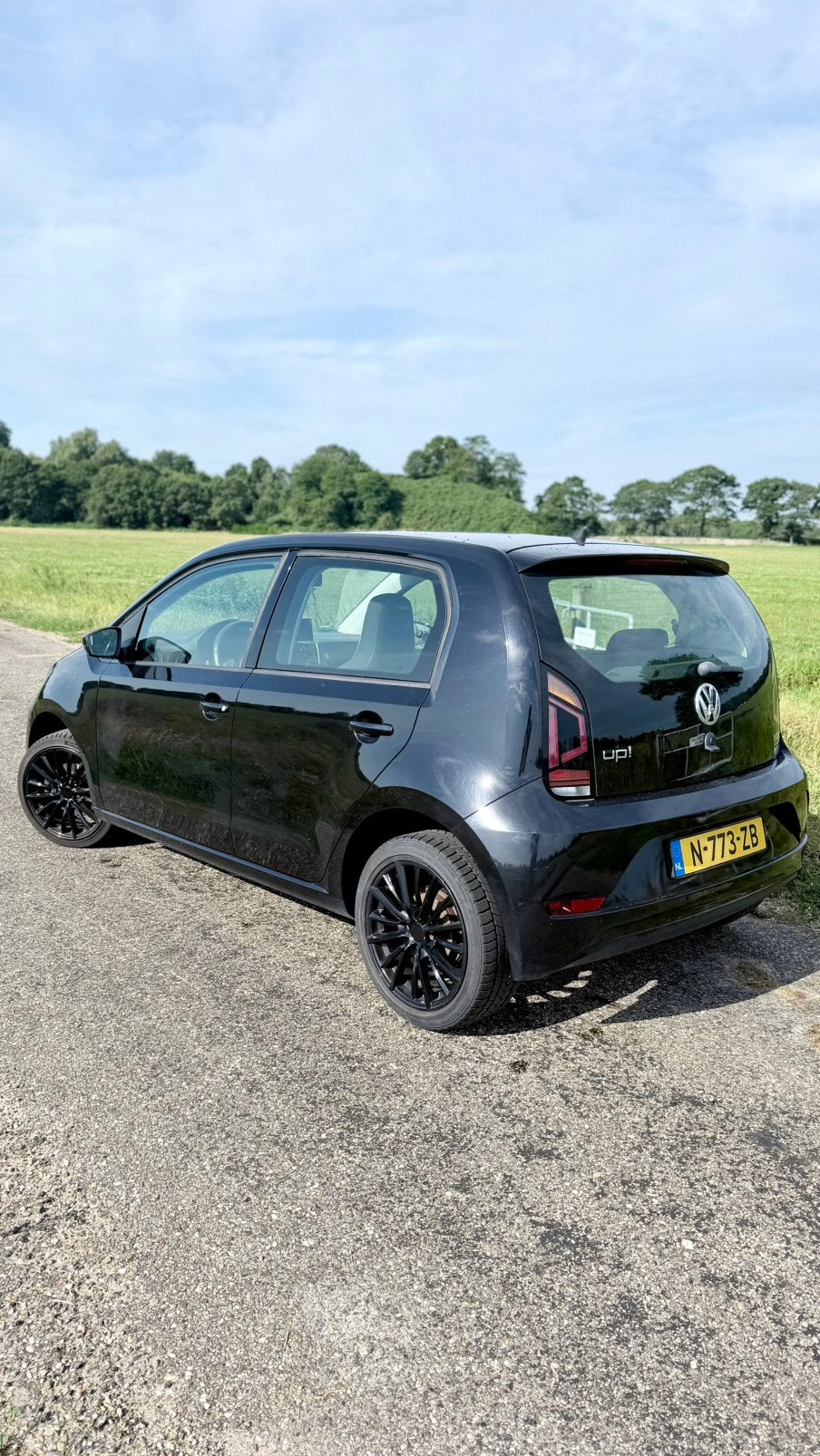 Volkswagen UP! 2017 5D 16 inch LM velgen carplay Zwart, Auto's, Volkswagen, Voorwielaandrijving, Stof, 4 stoelen, Handgeschakeld